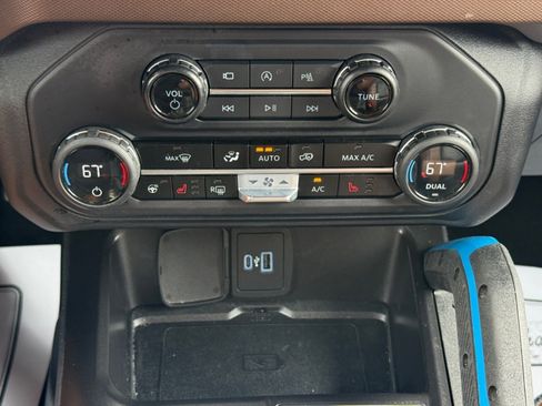Used 2023 Ford Bronco Outer Banks AWD/4WD image 18