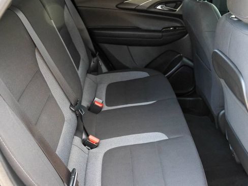 Used 2025 Chevrolet TrailBlazer LT AWD/4WD image 17
