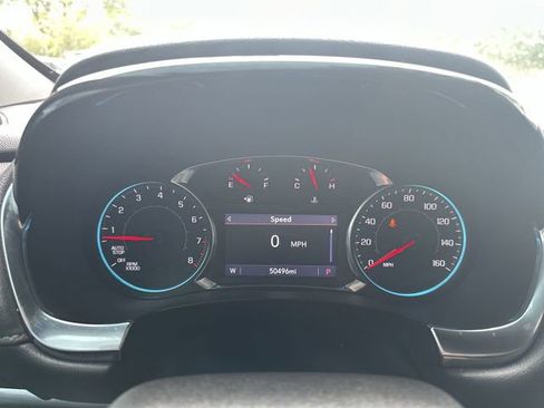 Used 2022 Chevrolet Traverse LT FWD image 26