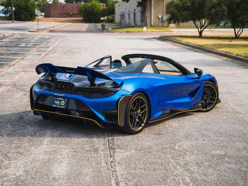 Used 2022 McLaren 765LT RWD image 15