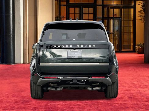 New 2026 Land Rover Range Rover SE image 9