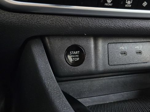 Used 2025 Nissan Rogue SV FWD image 17