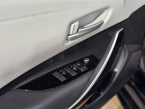 Used 2020 Toyota Corolla XSE image 21