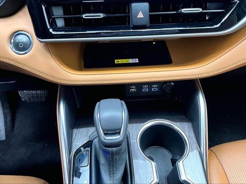 Used 2023 Toyota Highlander Platinum image 24