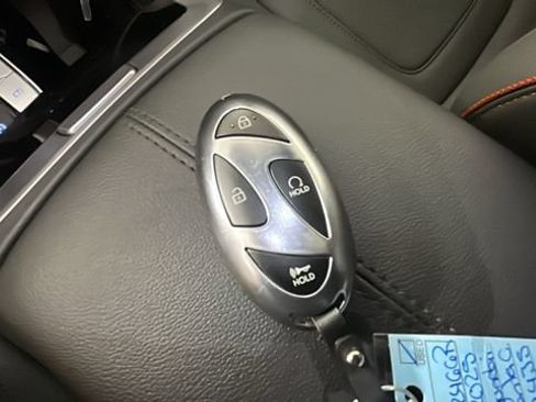 Certified 2025 Hyundai Santa Cruz Limited AWD/4WD image 20