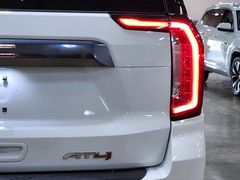 Used 2023 GMC Yukon AT4 AWD/4WD image 22