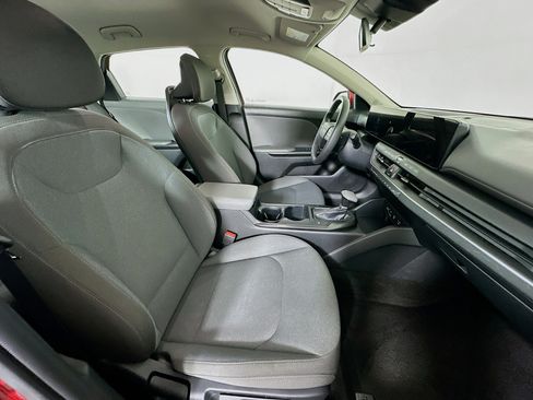 Used 2025 Kia K4 FWD image 28