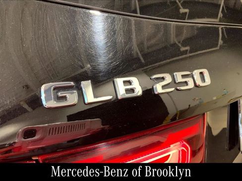 Certified 2023 Mercedes-Benz GLB 250 4MATIC image 11