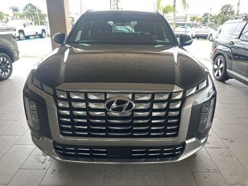 Used 2024 Hyundai Palisade Calligraphy image 2