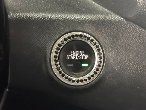 Used 2018 GMC Terrain SLE FWD image 25