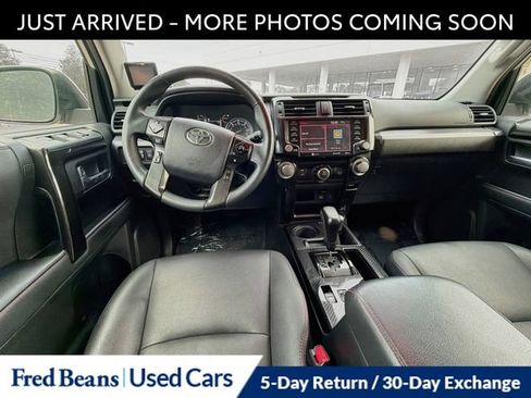 Used 2020 Toyota 4Runner Venture w/ Moonroof Package AWD/4WD image 14