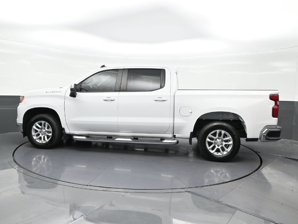 Used 2022 Chevrolet Silverado 1500 LT RWD image 2