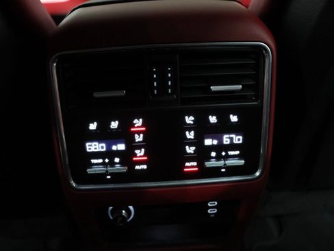 Used 2022 Porsche Cayenne Turbo image 44