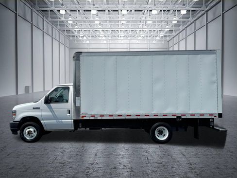 Used 2023 Ford E-450 and Econoline 450 Super Duty w/ Power Windows & Locks Group RWD image 7