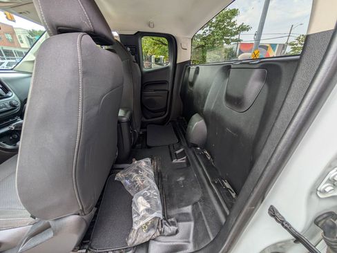 Used 2020 Chevrolet Colorado LT w/ Safety Package image 17