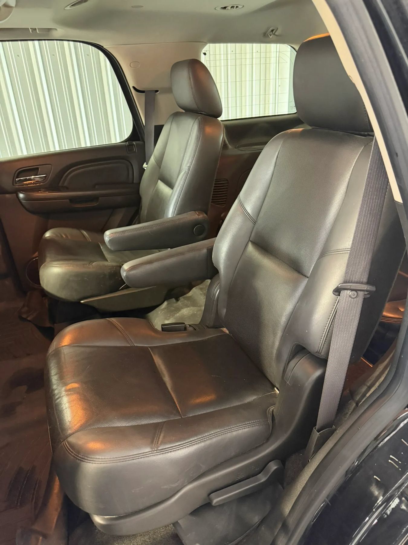 Used 2011 GMC Yukon Denali RWD image 17