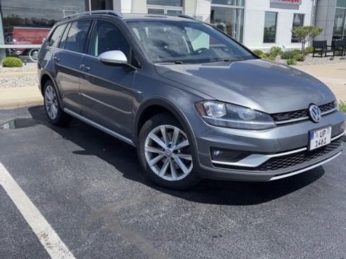 Used 2019 Volkswagen Golf Alltrack S AWD/4WD image 1