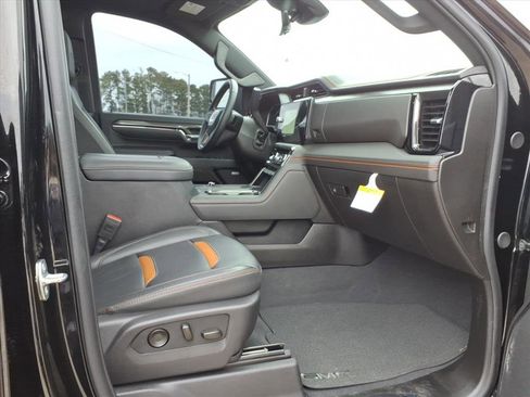 Used 2024 GMC Sierra 2500 AT4 w/ AT4 Premium Plus Package image 11