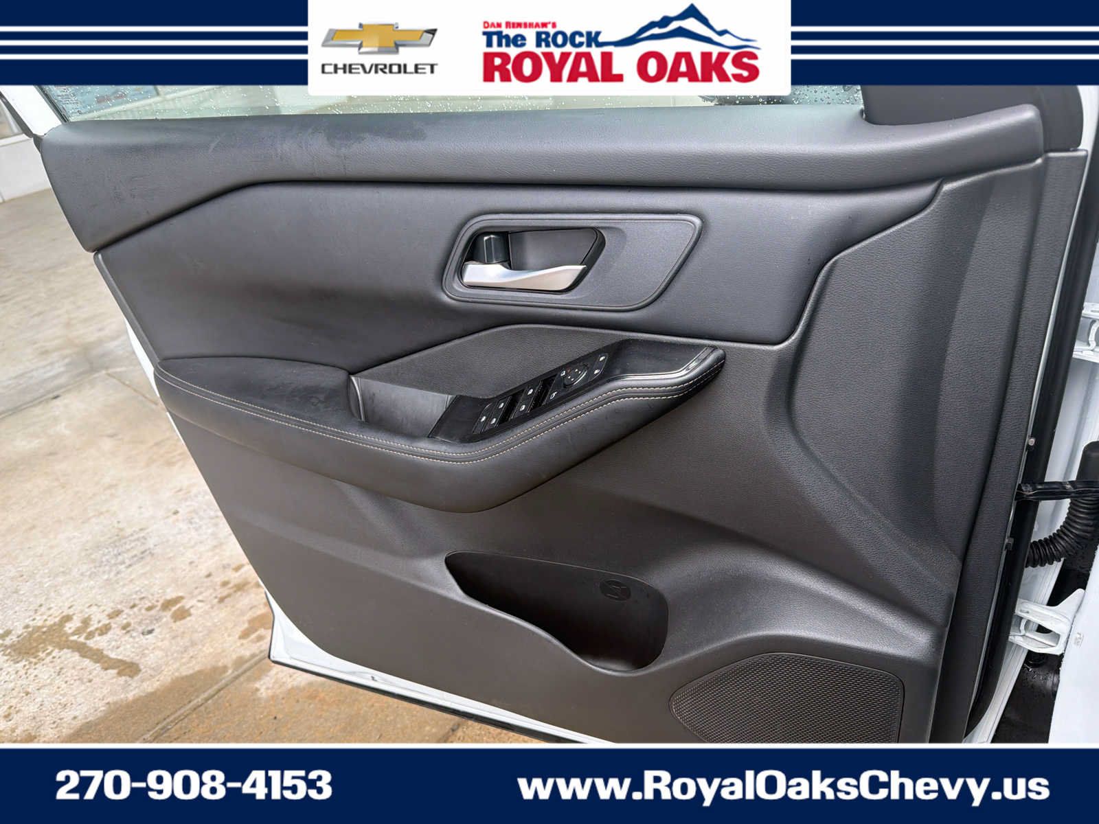 Used 2025 Nissan Rogue SV FWD image 22