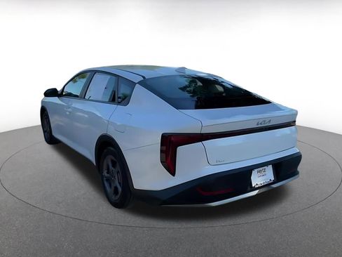 Used 2025 Kia K4 LXS image 11