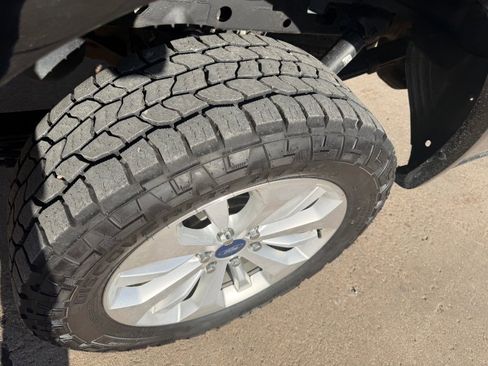 Used 2015 Ford F150 Lariat w/ Equipment Group 501A Mid image 16