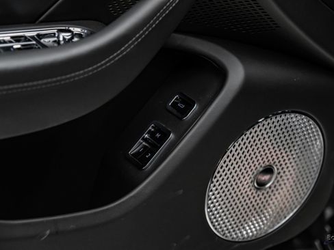 Used 2022 Bentley Flying Spur V8 AWD/4WD image 91