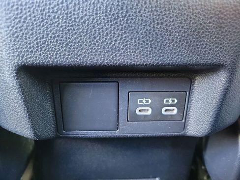 Used 2024 Toyota Tacoma TRD Off-Road AWD/4WD image 15