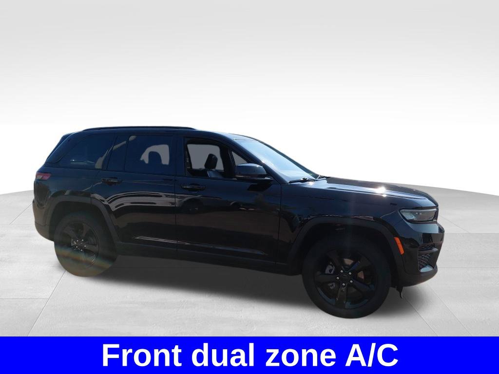 Used 2024 Jeep Grand Cherokee Altitude AWD/4WD image 7