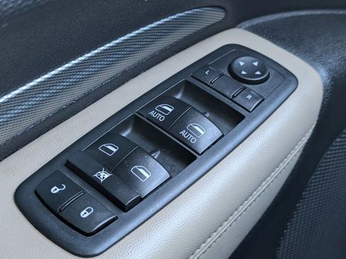 Used 2018 Dodge Durango GT image 19