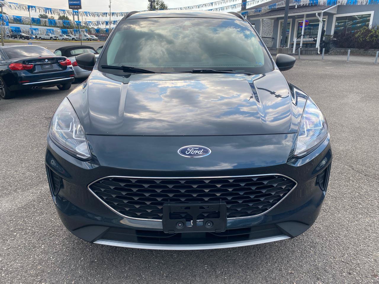 Used 2022 Ford Escape SE w/ Convenience Package FWD image 2