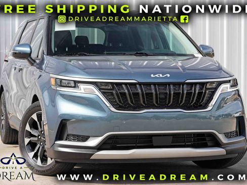 Used 2024 Kia Carnival EX image 2