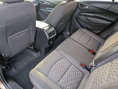 Used 2019 Chevrolet Equinox LT w/ Driver Convenience Package image 26
