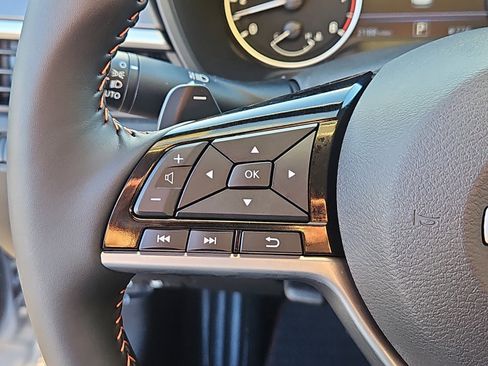 Certified 2025 Nissan Altima 2.5 SR image 11