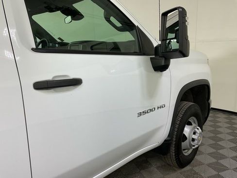 Used 2024 Chevrolet Silverado 3500 W/T image 9