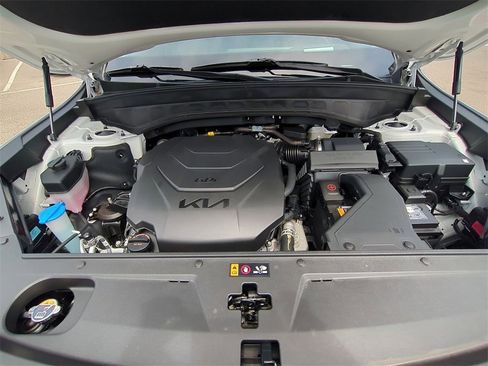 Certified 2024 Kia Telluride SX Prestige w/ Towing Package image 31