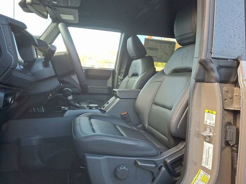 New 2025 Ford Bronco Badlands AWD/4WD image 6