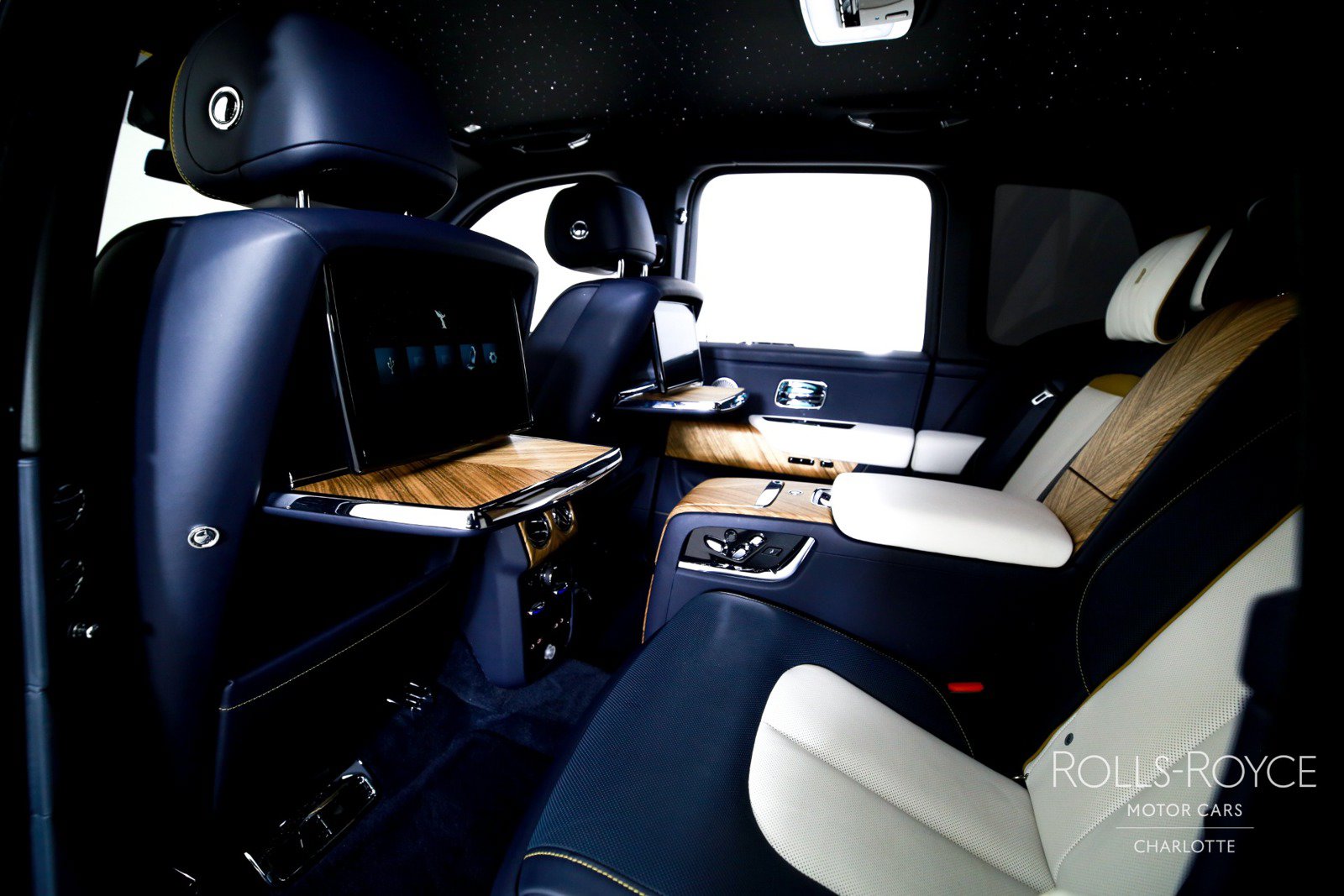 Certified 2025 Rolls-Royce Cullinan AWD/4WD image 20