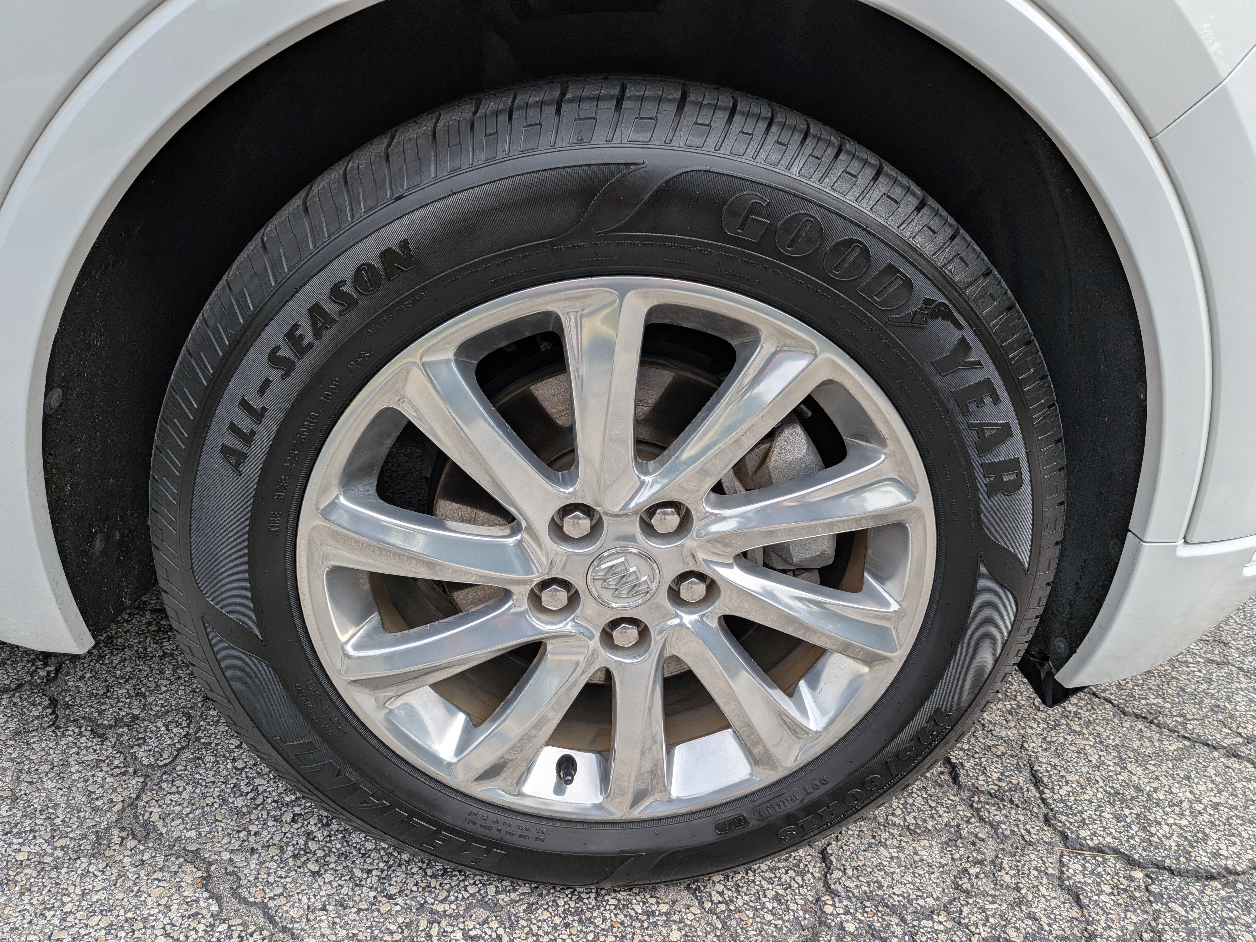 Used 2020 Buick Envision Essence w/ LPO, Cargo Package FWD image 12