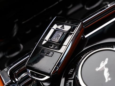 Certified 2025 Rolls-Royce Cullinan image 32