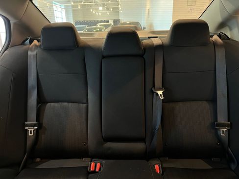Used 2025 Nissan Altima 2.5 SV FWD image 38