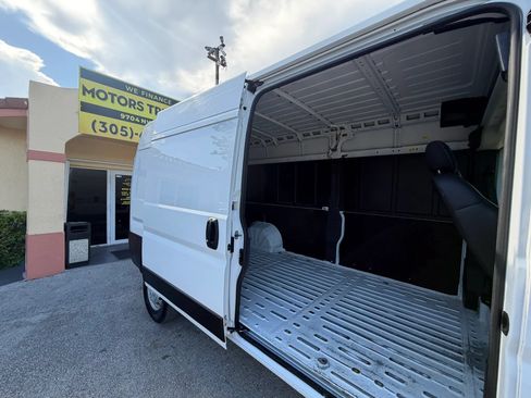 Used 2023 RAM ProMaster 2500 FWD image 8