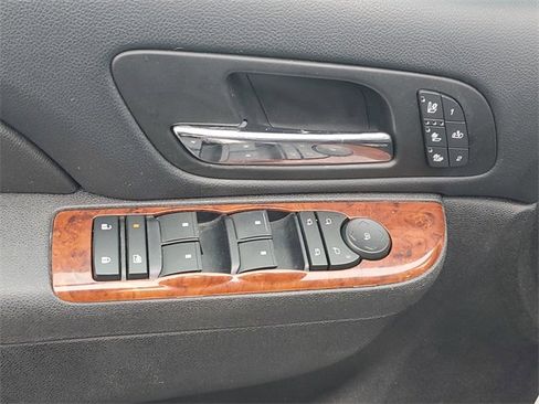 Used 2014 Chevrolet Tahoe LTZ image 17