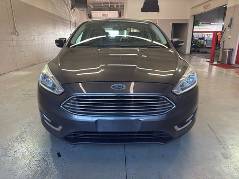 Used 2016 Ford Focus Titanium FWD image 2