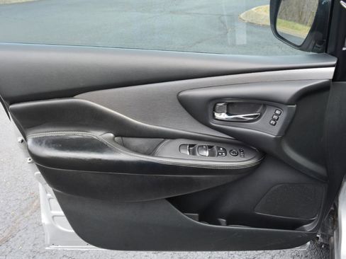 Used 2019 Nissan Murano SL image 9