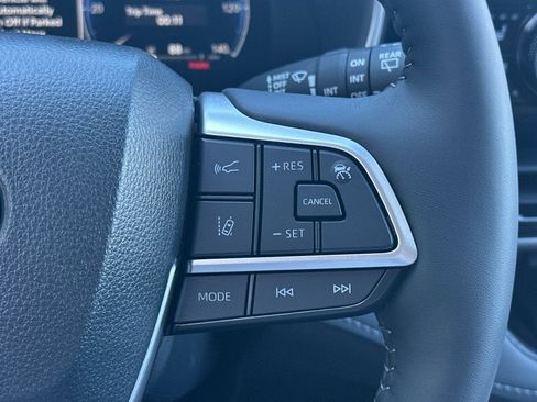 New 2026 Toyota Highlander Limited AWD/4WD image 28