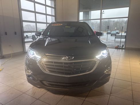 Used 2021 Chevrolet Equinox LT image 2