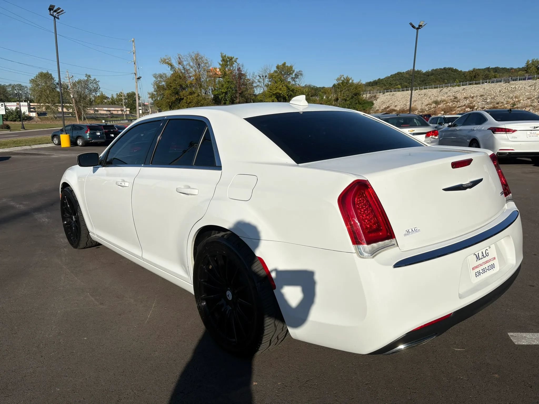 Used 2016 Chrysler 300 Limited RWD image 4