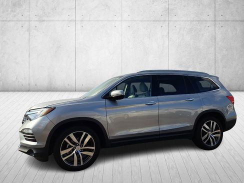Used 2017 Honda Pilot Touring image 8