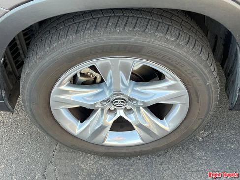 Certified 2018 Toyota Highlander Limited FWD image 8