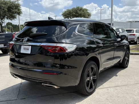 Used 2024 Buick Enclave Essence w/ Sport Touring Edition FWD image 5